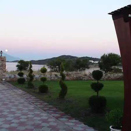 بيت ضيافة Athos Bay أمولياني